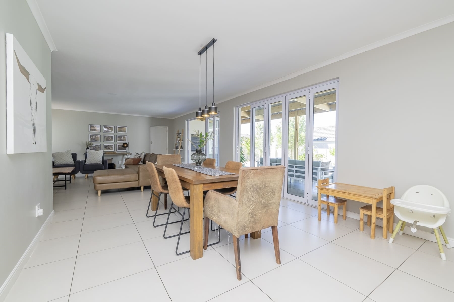4 Bedroom Property for Sale in Pinehurst Western Cape